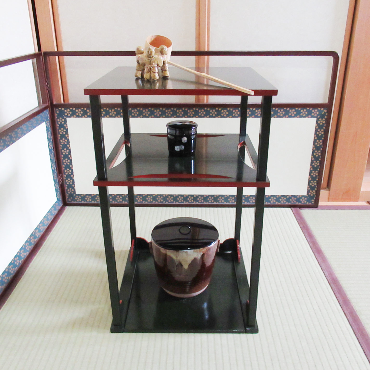 【表千家】二重棚のお点前と飾り|画像付き解説 茶道のあれこれ簡単解説 【表千家】二重棚のお点前と飾り|画像付き解説 茶道のあれこれ簡単解説